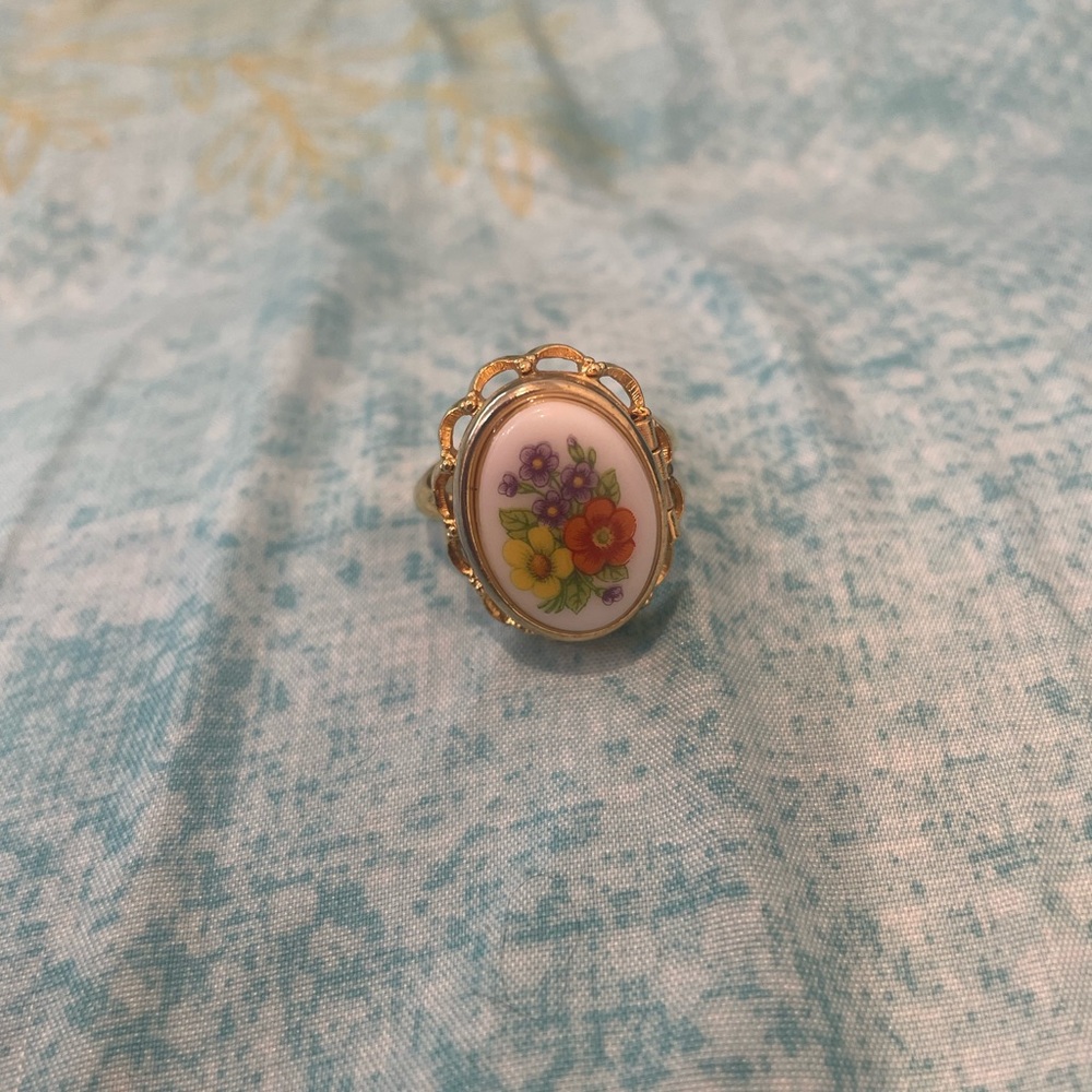 Vintage Avon Locket